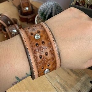 Leather bracelet